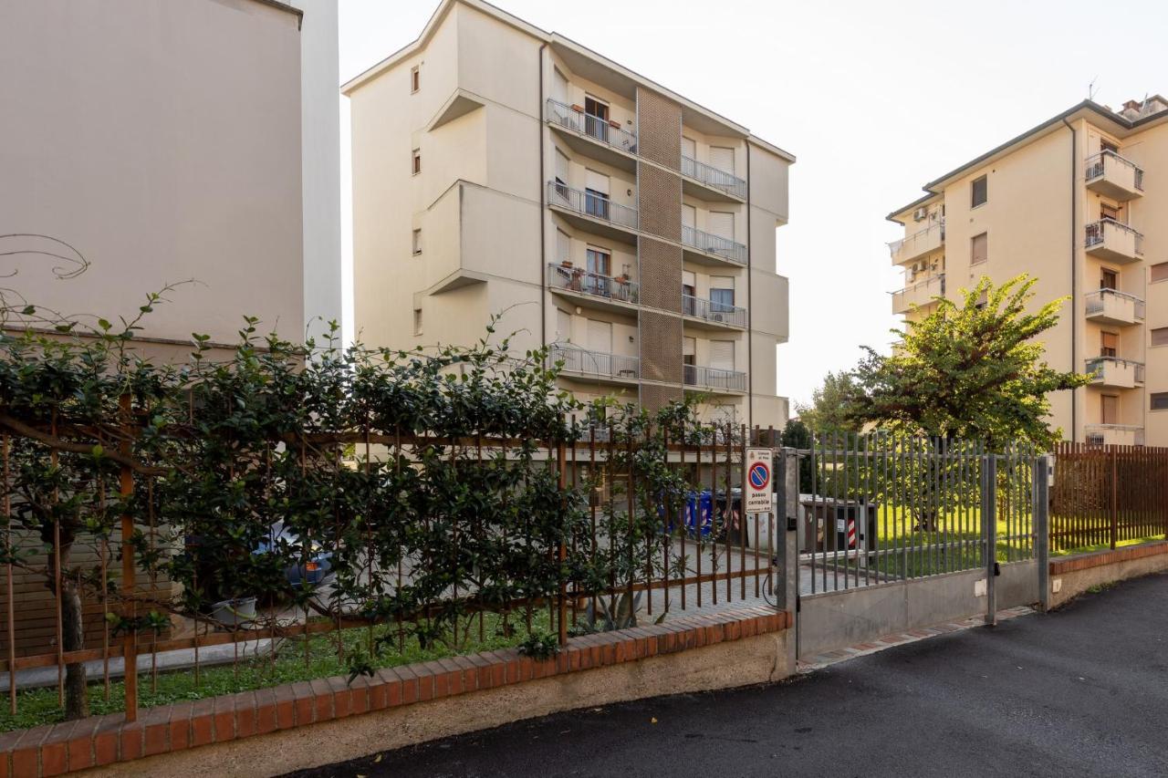 Pisa Quiet And Bright Flats With Balcony Lägenhet Exteriör bild